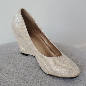 MICHEAL & BORDEAUX paris silver/cream wedge heels
